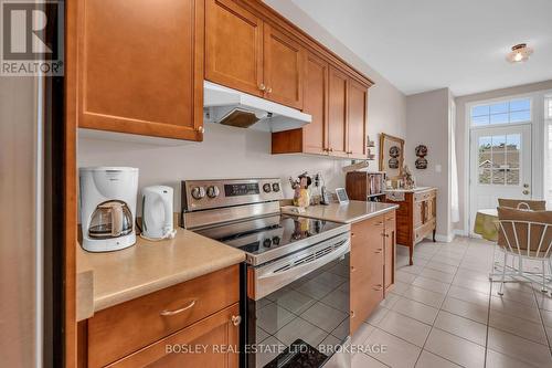 6309 Pinestone Road, Niagara Falls (206 - Stamford), ON - Indoor Photo Showing Kitchen