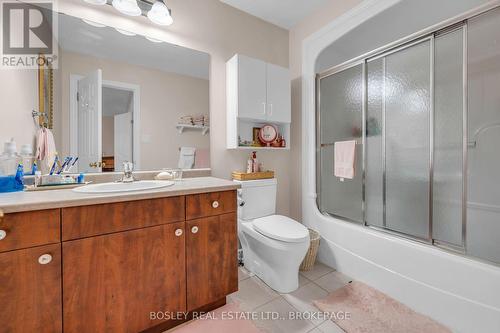 6309 Pinestone Road, Niagara Falls (206 - Stamford), ON - Indoor Photo Showing Bathroom