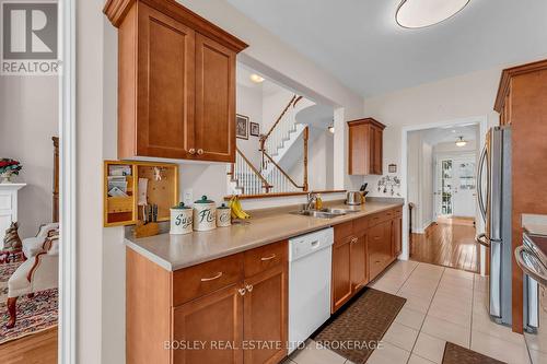 6309 Pinestone Road, Niagara Falls (206 - Stamford), ON - Indoor Photo Showing Kitchen With Double Sink