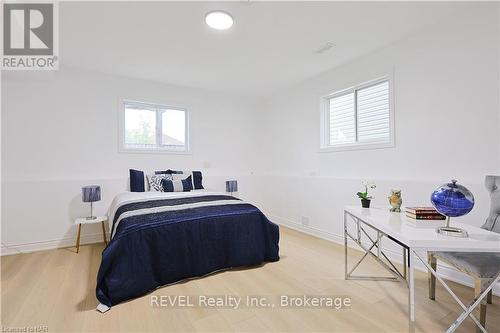 8414 Atack Court N, Niagara Falls (213 - Ascot), ON - Indoor Photo Showing Bedroom