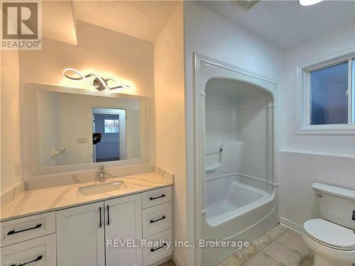 8414 Atack Court N, Niagara Falls (213 - Ascot), ON - Indoor Photo Showing Bathroom