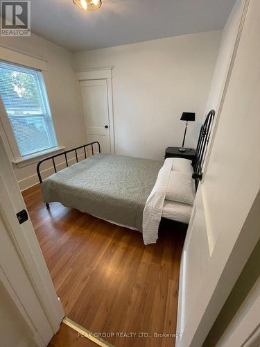 5777 Spring Street, Niagara Falls (215 - Hospital), ON - Indoor Photo Showing Bedroom