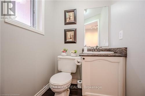 395 Downsview Place, Waterloo, ON - Indoor Photo Showing Bathroom