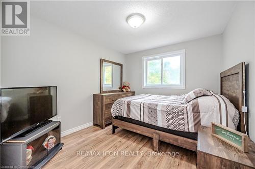 395 Downsview Place, Waterloo, ON - Indoor Photo Showing Bedroom