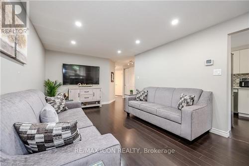 395 Downsview Place, Waterloo, ON - Indoor Photo Showing Living Room