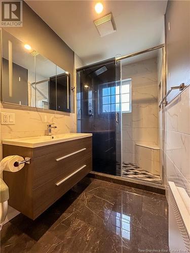 213 Des Pionniers, Balmoral, NB - Indoor Photo Showing Bathroom