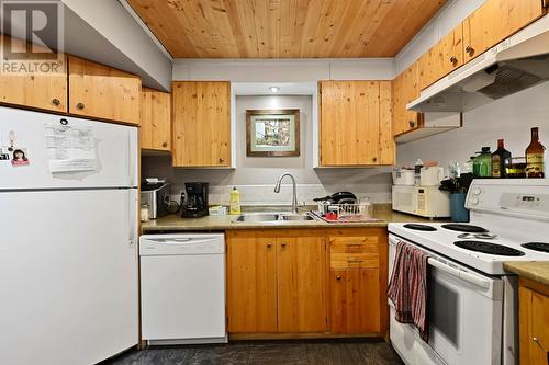 2090/2092 Westsyde Road, Kamloops, BC - Indoor Photo Showing Kitchen With Double Sink