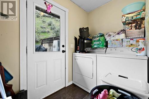 2090/2092 Westsyde Road, Kamloops, BC - Indoor Photo Showing Laundry Room