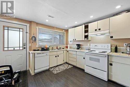 2090/2092 Westsyde Road, Kamloops, BC - Indoor Photo Showing Kitchen With Double Sink