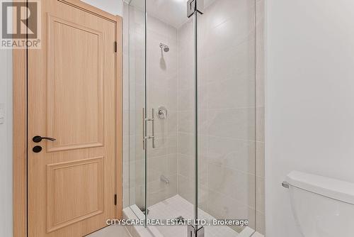 C2-307 - 3423 Sheppard Avenue E, Toronto, ON - Indoor Photo Showing Bathroom