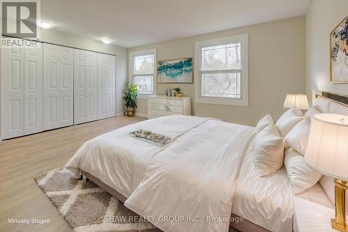 572 Elgin Street N, Cambridge, ON - Indoor Photo Showing Bedroom