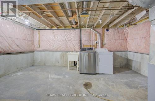 572 Elgin Street N, Cambridge, ON - Indoor Photo Showing Laundry Room