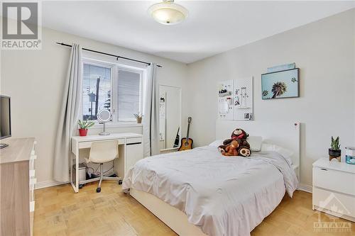 45 Sunnycrest Drive, Ottawa, ON - Indoor Photo Showing Bedroom