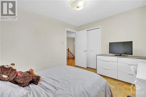 45 Sunnycrest Drive, Ottawa, ON - Indoor Photo Showing Bedroom