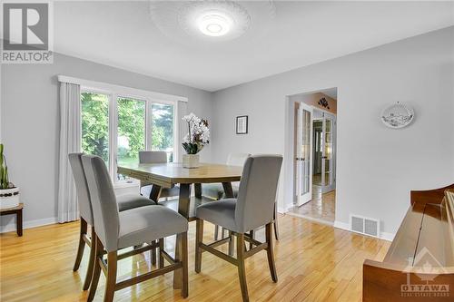 45 Sunnycrest Drive, Ottawa, ON - Indoor Photo Showing Dining Room