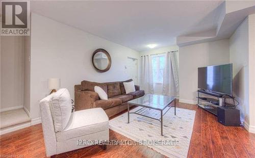 8J - 1460 Highland Road W, Kitchener, ON - Indoor Photo Showing Living Room