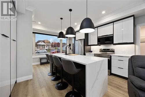 111 St Clair Street, Point Edward, ON - Indoor Photo Showing Kitchen