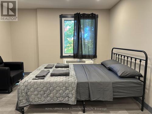 106 - 152 High Street, Georgina, ON - Indoor Photo Showing Bedroom