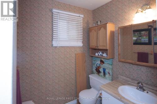 17 Mcconkey Place, Barrie, ON - Indoor Photo Showing Bathroom