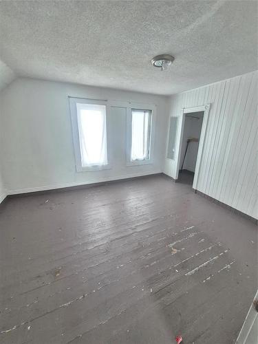 203 2Nd Street Nw, Minnedosa, MB - Indoor Photo Showing Other Room