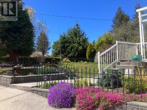 5406 Manson Ave, Powell River, BC - Outdoor