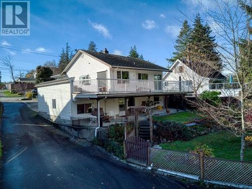 5406 Manson Ave, Powell River, BC - Outdoor With Deck Patio Veranda