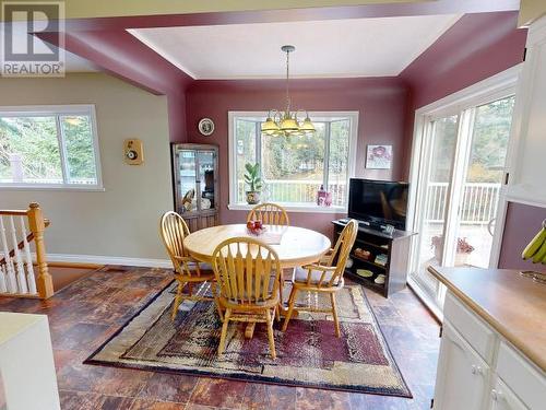 5406 Manson Ave, Powell River, BC - Indoor Photo Showing Dining Room