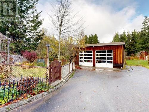 5406 Manson Ave, Powell River, BC - Outdoor