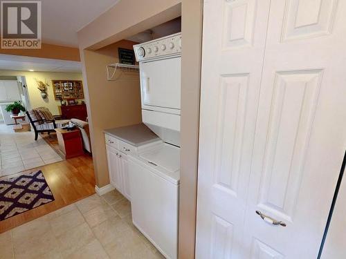 5406 Manson Ave, Powell River, BC - Indoor Photo Showing Laundry Room