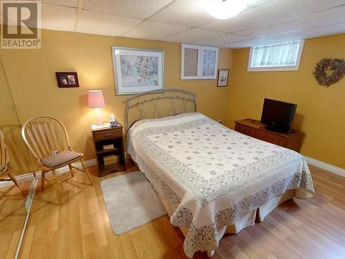 5406 Manson Ave, Powell River, BC - Indoor Photo Showing Bedroom