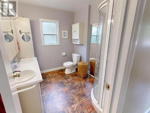 5406 Manson Ave, Powell River, BC - Indoor Photo Showing Bathroom