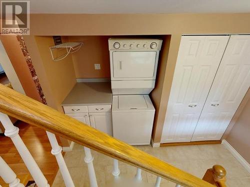 5406 Manson Ave, Powell River, BC - Indoor Photo Showing Laundry Room