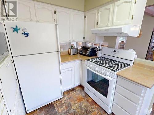 5406 Manson Ave, Powell River, BC - Indoor Photo Showing Kitchen