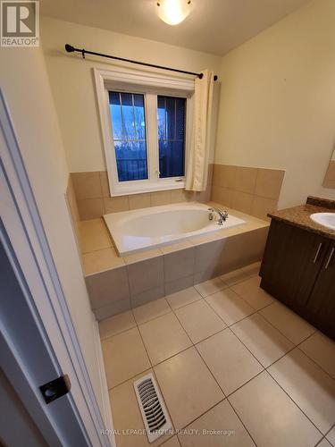 211 Symington Avenue, Oshawa, ON - Indoor Photo Showing Bathroom