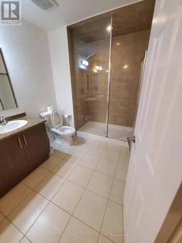 211 Symington Avenue, Oshawa, ON - Indoor Photo Showing Bathroom