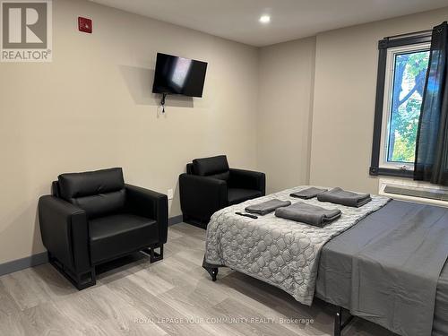 201 - 152 High Street, Georgina, ON - Indoor Photo Showing Bedroom