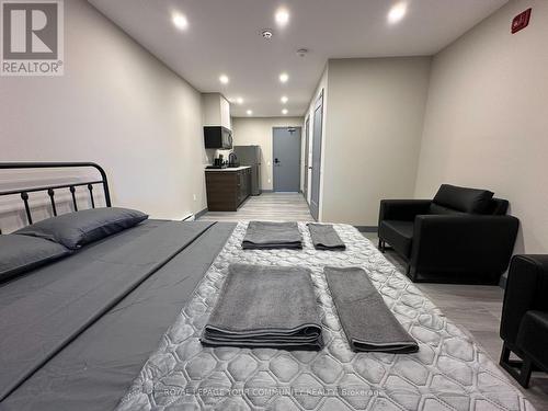 201 - 152 High Street, Georgina, ON - Indoor Photo Showing Bedroom