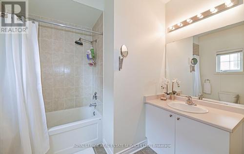 2 Bache Avenue, Georgina, ON - Indoor Photo Showing Bathroom