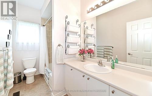 2 Bache Avenue, Georgina, ON - Indoor Photo Showing Bathroom