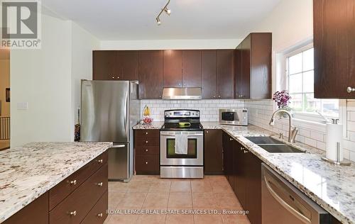 2 Bache Avenue, Georgina, ON - Indoor Photo Showing Kitchen With Stainless Steel Kitchen With Double Sink With Upgraded Kitchen