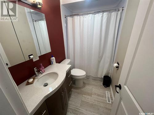 421 Taylor Street, Bienfait, SK - Indoor Photo Showing Bathroom