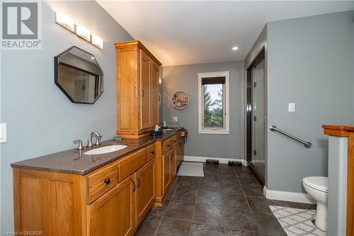 217890 Concession 3 Road, Georgian Bluffs, ON - Indoor Photo Showing Bathroom