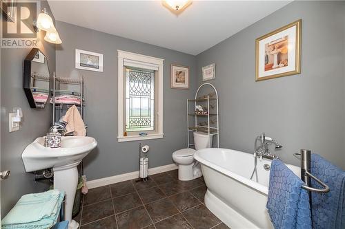 217890 Concession 3 Road, Georgian Bluffs, ON - Indoor Photo Showing Bathroom