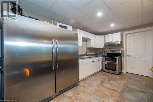 217890 Concession 3 Road, Georgian Bluffs, ON - Indoor Photo Showing Kitchen