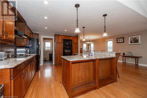 217890 Concession 3 Road, Georgian Bluffs, ON - Indoor Photo Showing Kitchen