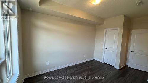 121 - 1569 Rose Way, Milton, ON - Indoor Photo Showing Other Room