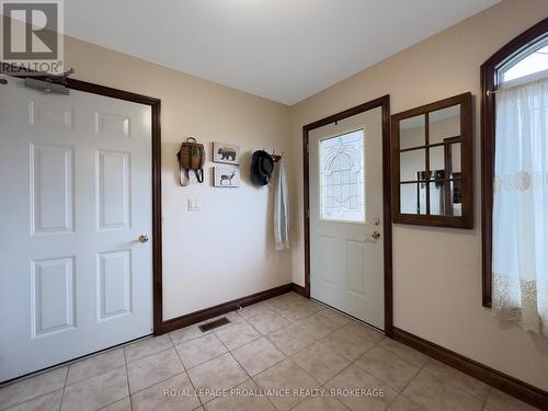 4734 Lakeside Lane, Loyalist (Lennox And Addington - South), ON - Indoor Photo Showing Other Room