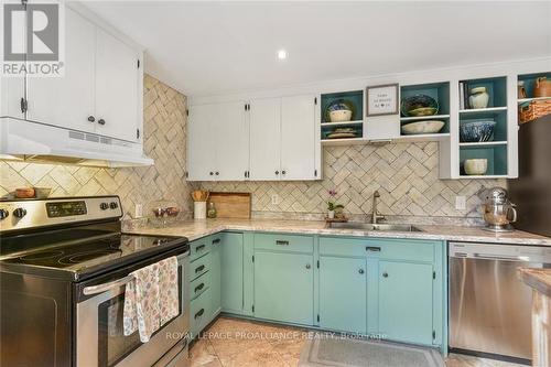 36 Wall Street, Brockville, ON - Indoor Photo Showing Kitchen