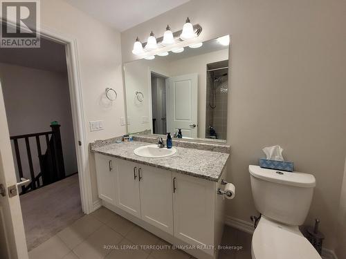 10 Stonehill Avenue, Kitchener, ON - Indoor Photo Showing Bathroom