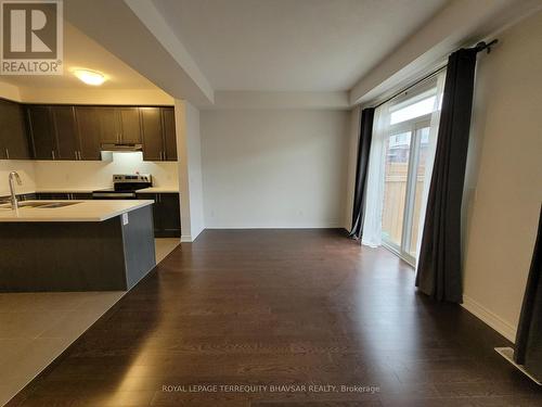 10 Stonehill Avenue, Kitchener, ON - Indoor Photo Showing Kitchen